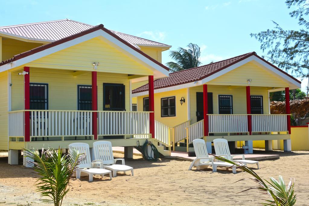 The White Horse Inn - Hopkins Village Beach Belize מראה חיצוני תמונה