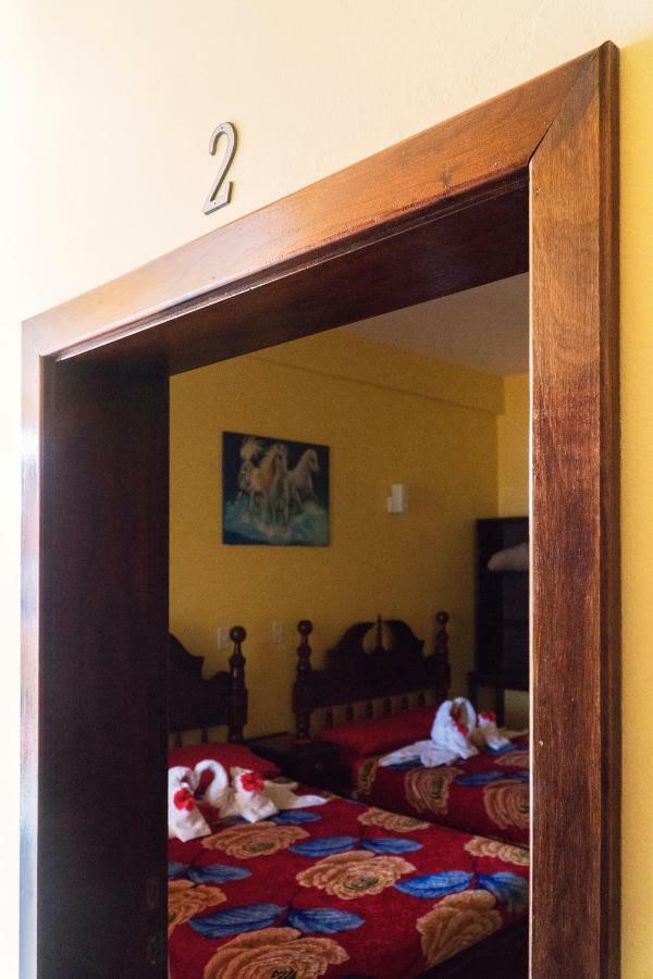 The White Horse Inn - Hopkins Village Beach Belize מראה חיצוני תמונה
