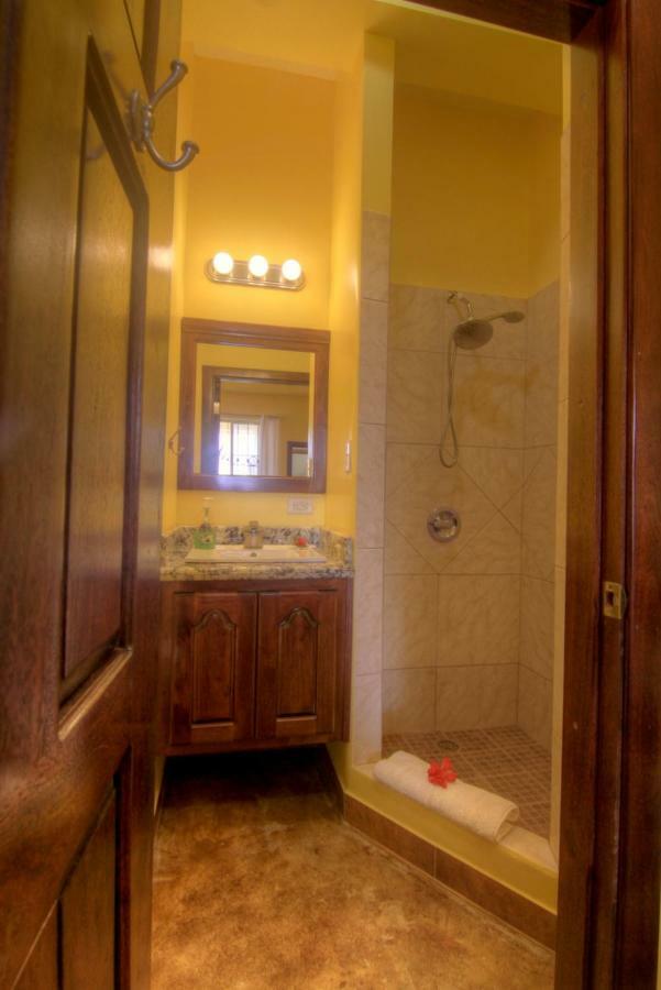 The White Horse Inn - Hopkins Village Beach Belize חדר תמונה